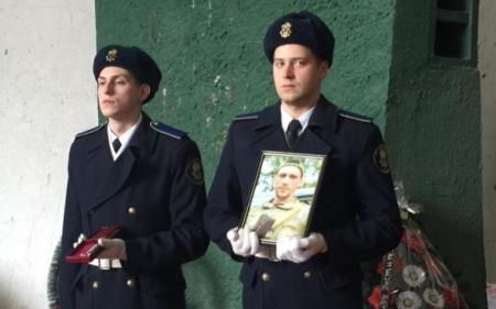 У Києві поховали героя, який загинув торік на 