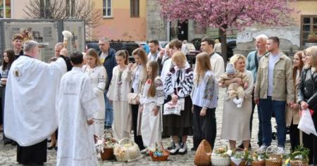 Якою буде погода на другий день Великодня і Провідну неділю: прогноз від Діденко