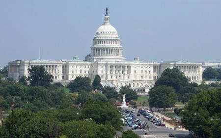Сенат США ухвалив законопроект про допомогу Україні