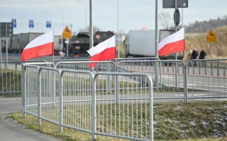 У Польщі ексгенерал армії запропонував депортувати з країни українців призовного віку