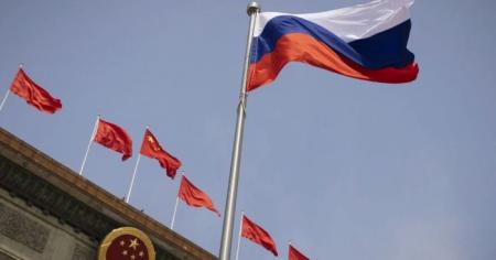 Китай допомагає РФ випереджати Україну у війні дронів: деталі від Politico