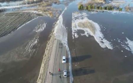 Масштабні затоплення в російських регіонах: тисячі будинків вже під водою