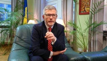 Посол Мельник: Ми шоковані забороною на українські прапори в Берліні 8-9 травня