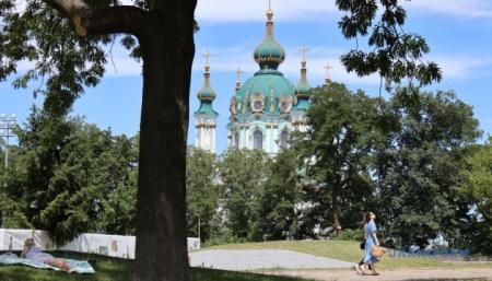 На вихідних в Україні пануватиме виснажлива спека