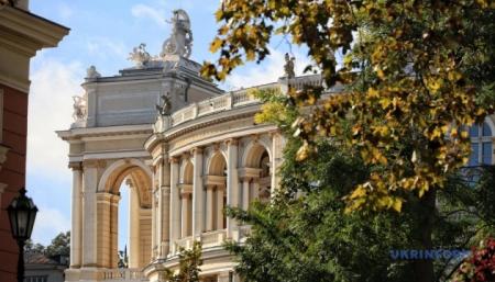 У неділю Україну прогріє до +27°