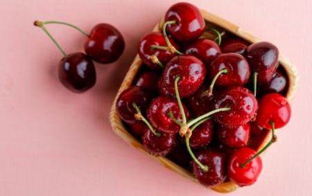Черешня від 100 до 500 грн: що відбувається з цінами на ягоду в розпал сезону