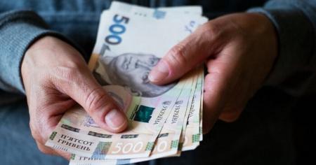 Яку пенсію отримуватимуть українці, що мали мінімальну зарплату