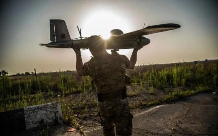 Україна запустила серійне виробництво дронів, які летять на 1000 км