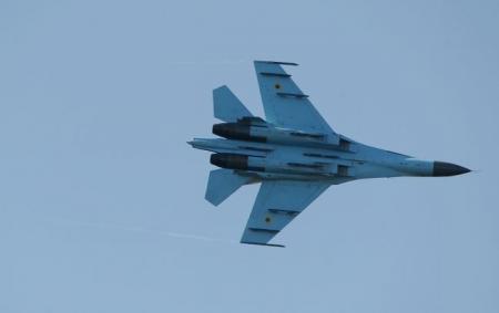 ЗСУ втратили Су-27 під час атаки дронів, пілот встиг врятуватись: деталі