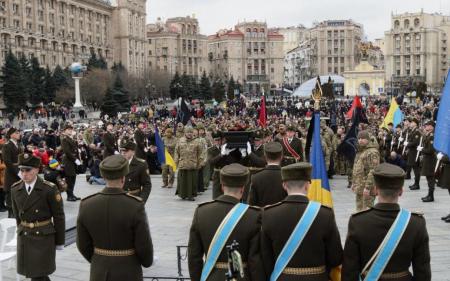 Україна шанує своїх героїв: Зеленський подякував усім, хто прийшов віддати останню шану 