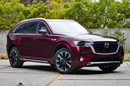 Сімейний комфорт і преміальний стиль: тест-драйв Mazda CX-90