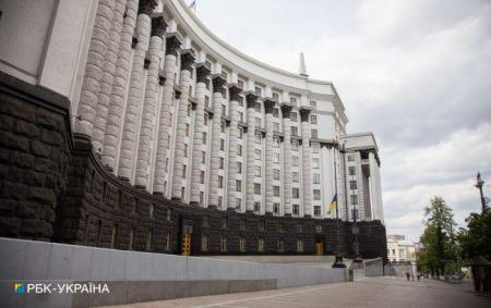 В Україні зменшилася кількість чиновників: у яких відомствах їх найбільше