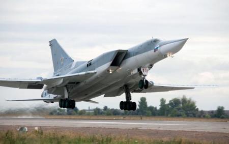 Українські військові дроном знищили російський бомбардувальник Ту-22М3