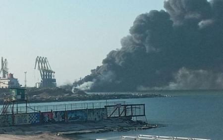 Залужний показав відео, як ЗСУ знищили один з флагманів флоту РФ у Бердянську рік тому