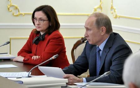 На главу путінського центробанку посилили тиск через проблеми в економіці, - Bloomberg