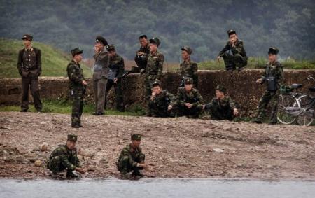 _koreya_pivnichnokoreyski_viyskovi__kordon_kitay__pivnichna_koreya_gettyimages_698327928_d2b5cd17eed9a547685721cba69c714c_650x410_17.06.25