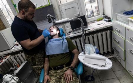 Військові та ветерани можуть безкоштовно отримати послуги зубопротезування: що треба знати