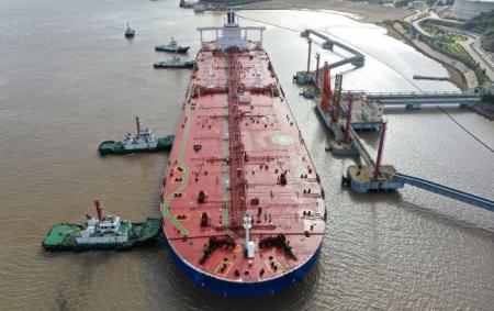 Індія відмовилася від російської нафти з танкерів підсанкціонованого 