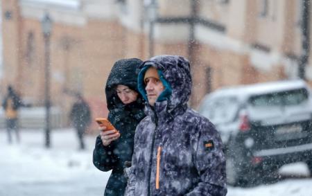 Частину України накриє сніг, а вночі температура опуститься нижче нуля: прогноз погоди на вихідні