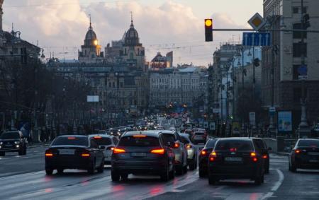 Світлофори не працюють. Ці правила повинен знати кожен водій у разі відключення світла