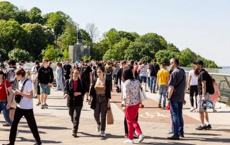 В Україну повертаються спека та грози: чого очікувати від погоди 26 червня