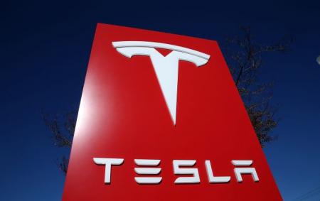 Tesla – друга: на світовому ринку електромобілів з'явився новий лідер