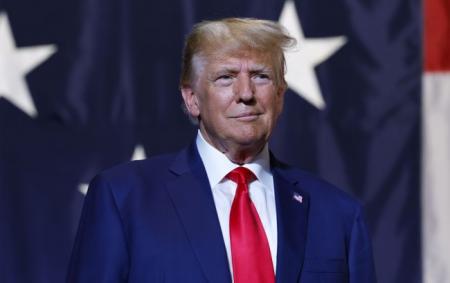Трамп планує продовжувати постачання зброї Україні, - FT