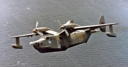 Вперше в історії: “Примари” ГУР у Криму спалили два ворожі літаки-амфібії Бе-12 “Чайка”