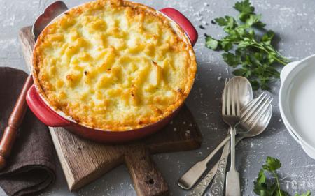 Як швидко приготувати запіканку з ковбасою та сиром: рецепт від фудблогерки