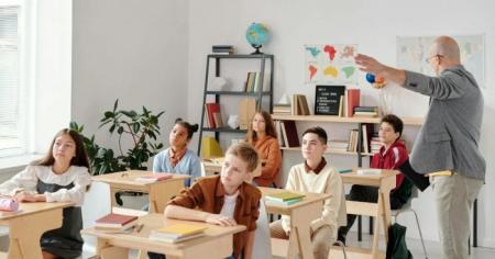 Повна заборона російської в школах: мовний омбудсмен підтримав ініціативу