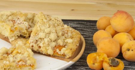 Пісочний пиріг з абрикосами: класичний рецепт