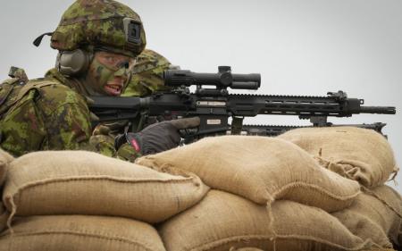 Ще одна країна НАТО обговорює відправлення своїх військ до України