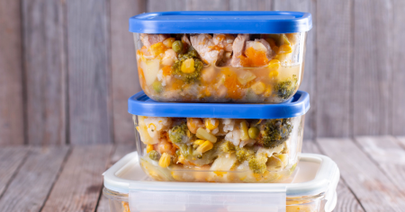 Приховані ризики: чому деякі предмети псуються у пластикових контейнерах