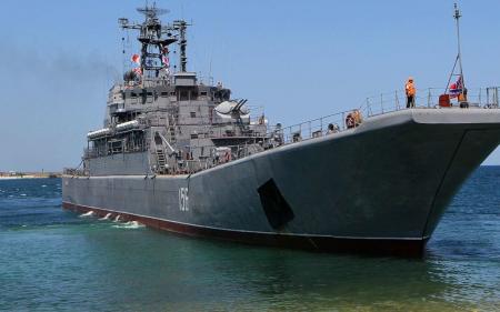 У Криму пошкодили великі десантні кораблі РФ 