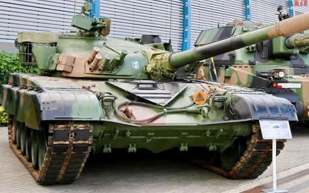 Польща передала Україні 250 радянських танків Т-72 та готує Leopard: Моравецький надав подробиці