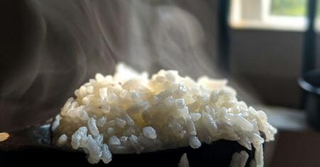 Що зробити, щоб рис не злипався після варіння: зробіть одну просту дію після закипання води