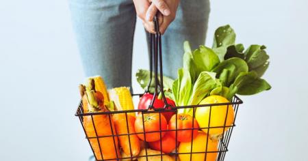 Продуктовий кошик здорожчав на 23%: експерт пояснив причини