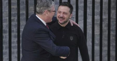 Стармер зізнався, чому обійняв Зеленського після його суперечки з Трампом