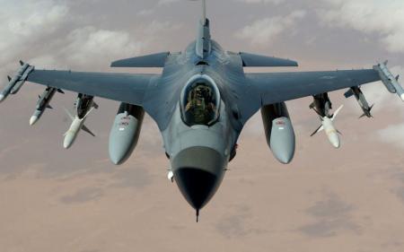 Коли винищувачі F-16 з'являться в Україні: експерт назвав важливі умови