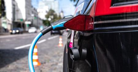 Купити електрокар в Україні стане дорожче: чому зростуть ціни та коли краще придбати