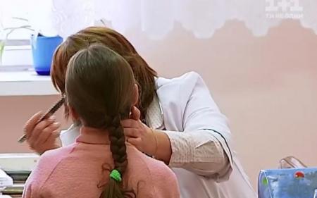 Більше не треба обходити усіх спеціалістів: медогляд школярам проводитиме сімейний лікар