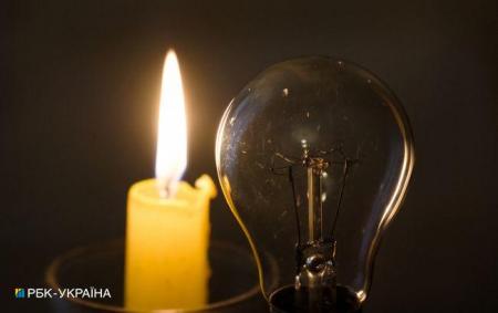 Як відключення електроенергії впливають на життя українців: дані опитування