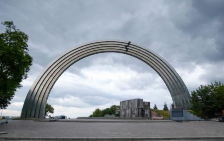 У Києві поставили крапку щодо демонтажу арки 
