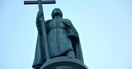 Коли святого Володимира 2025 року: дата за новим календарем, традиції, історія свята