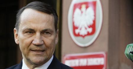 Сікорський висміяв угорського колегу через скарги на українські удари по нафтопроводу