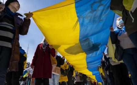 Яким є ставлення українців до сусідніх країн: головні друзі і недруги — опитування