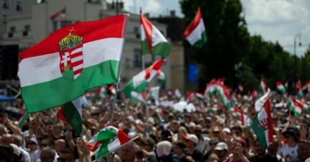 f9ee4f3ff803faa6c539ad0315c75d9c_10.05.25_1