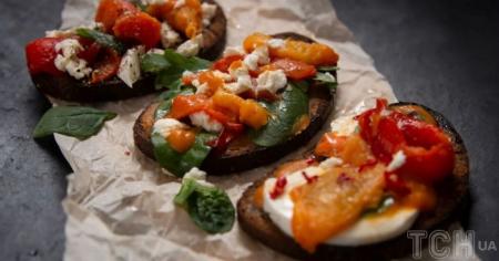 Закуска з запеченого перцю та сиру: рецепт літньої страви