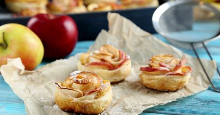 Трояндочки з листкового тіста з яблуками: рецепт ефектної випічки