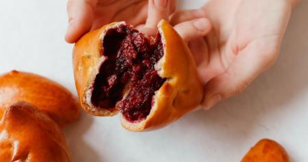 Чим змастити булочки перед та після випікання, щоб були з золотистою скоринкою